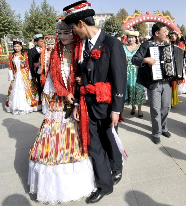 Group wedding in Xinjiang