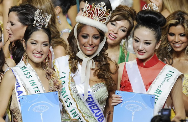 Crowning beauty at the 2010 finals in Chengdu