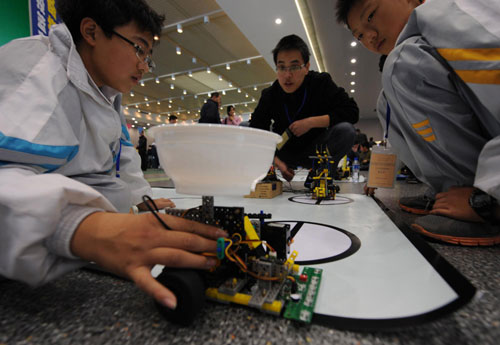 Teen tech wizards compete in Hangzhou event