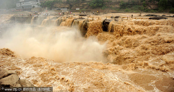 Blasting sand out of the Yellow River