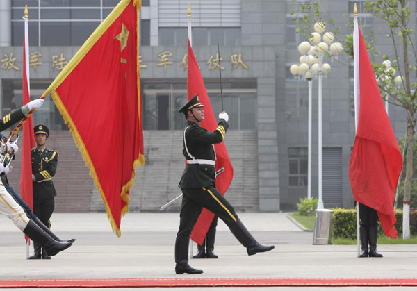 Media visit to honour guards of PLA