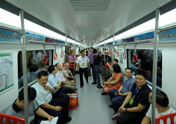 Chongqing's first subway starts trial run