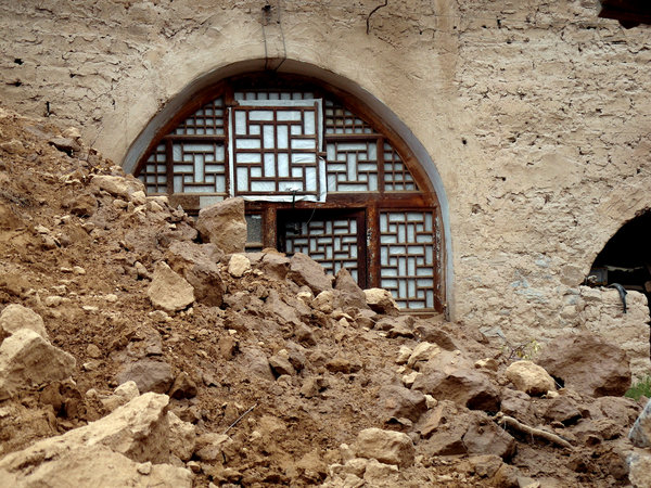 Ground collapses undermine N China village