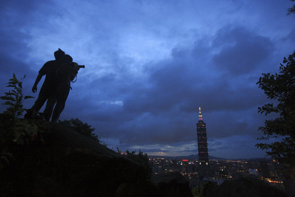 Typhoon Nanmadol hits Taiwan