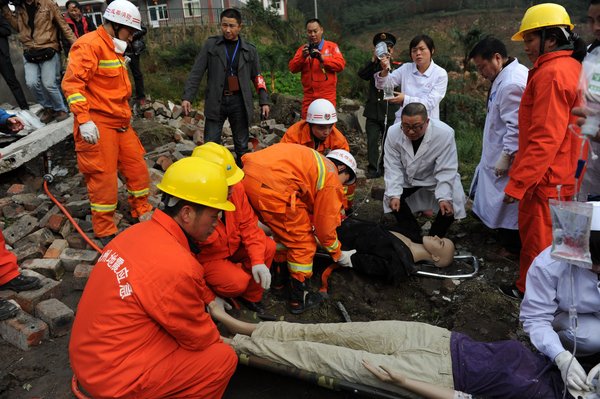 13,000 take part in quake drill