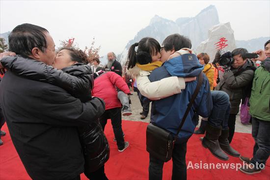 Kissing on mountian for Valentine's Day