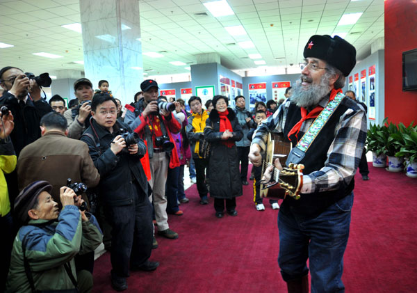 American singer’s Lei Feng dedication