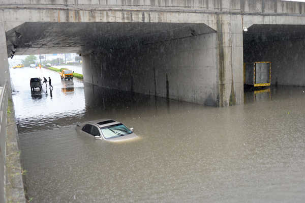 Heavy rains soak E China city