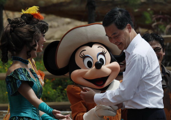 Grizzly Gulch opens at Hong Kong Disneyland