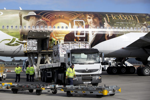 Hobbit-themed flight for film's premiere in NZ