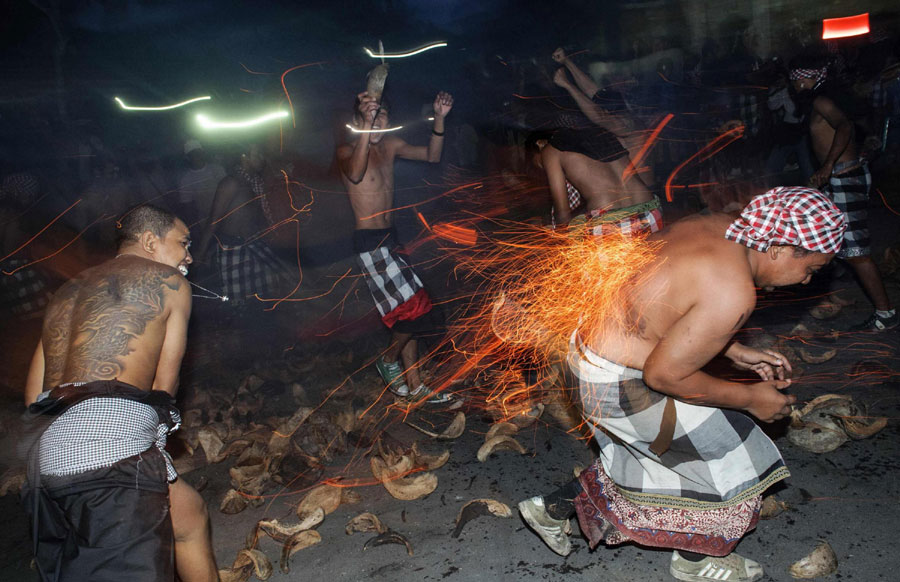 Ritual ahead of Balinese Hindu new year