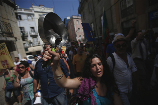 Portuguese stage general strike against austerity