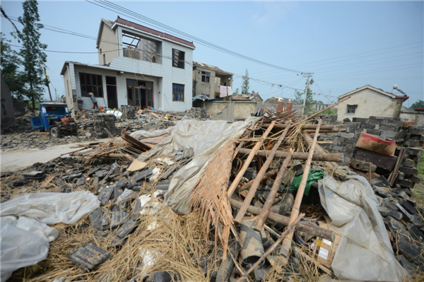 Tornadoes destroy 500 homes in E China