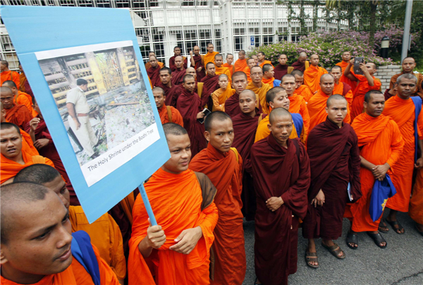 Buddhist monks hold prayer after Bodh Gaya blasts