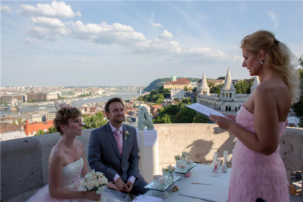 Groundhog wedding day