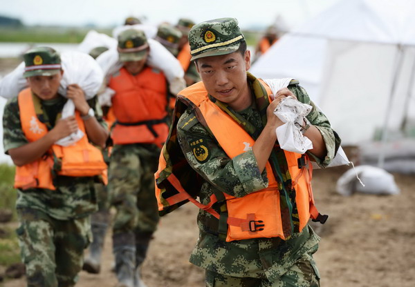 Levees reinforced in NE China