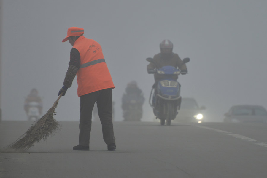 China issues fog alerts