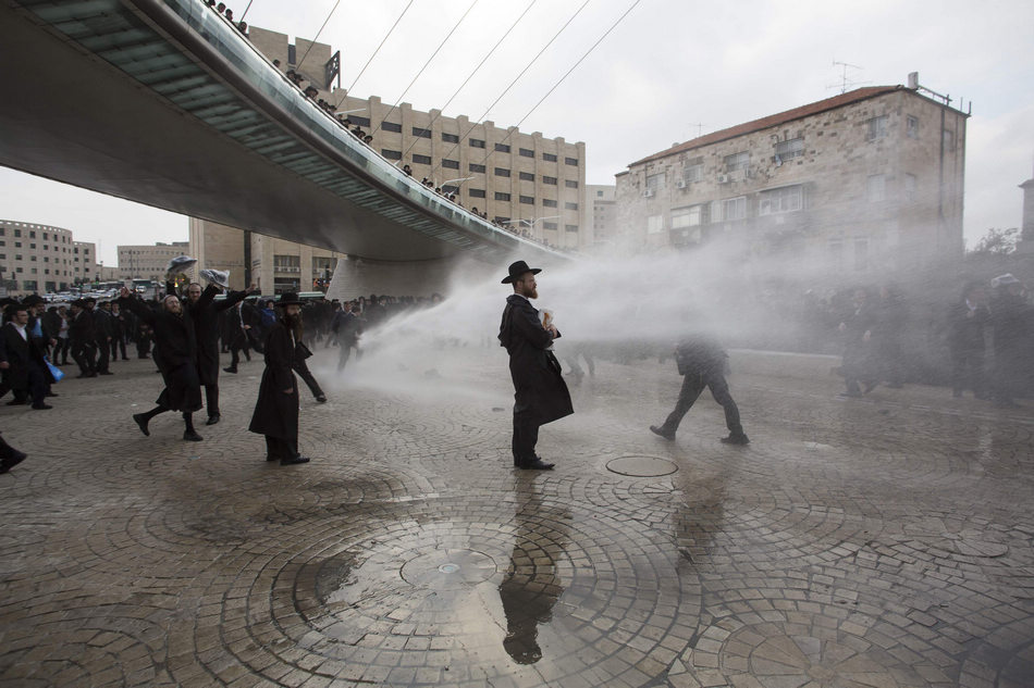 Protest against funds cut in Jerusalem