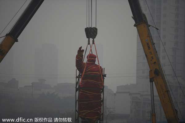 Chongqing moves Chairman Mao statue