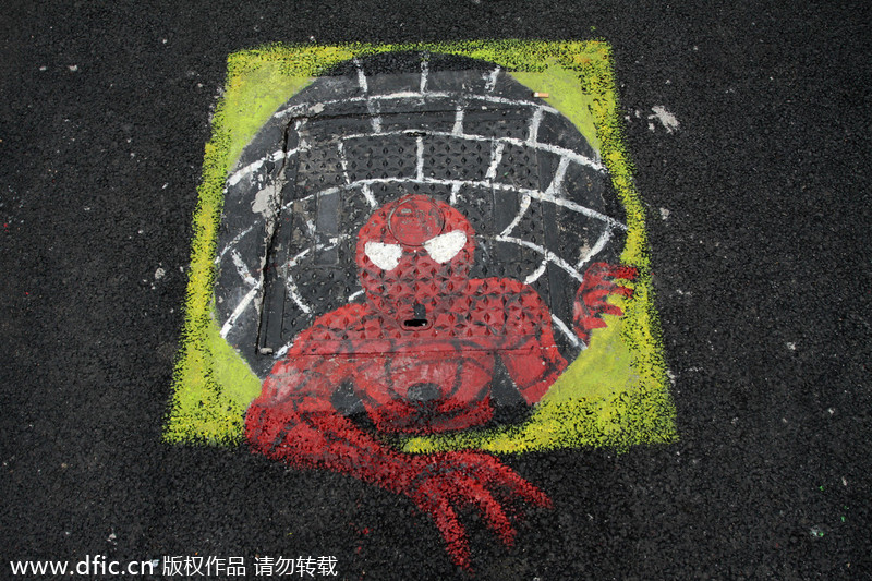 Amazing manhole cover graffitos dazzle campus