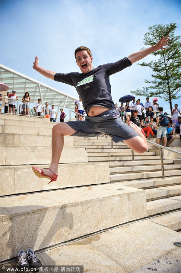 Glamorous male runners in Shenzhen