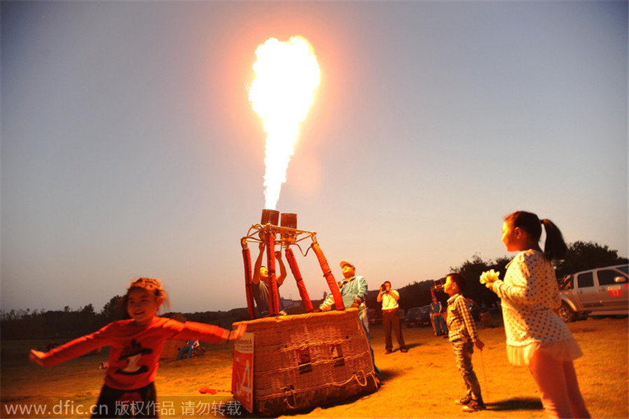 Hot air balloon challenge in Wuhan