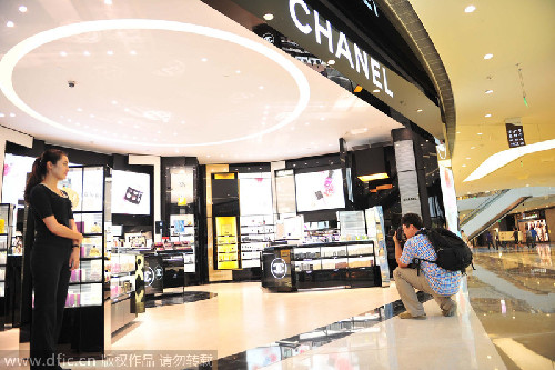 World's largest duty-free shopping center to open in Sanya