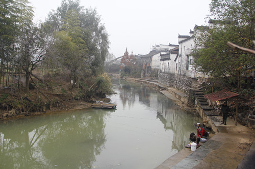 National network press gather in Fuchun