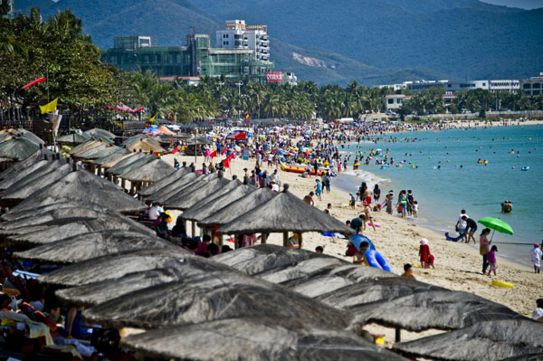 More seniors head for Hainan in winter