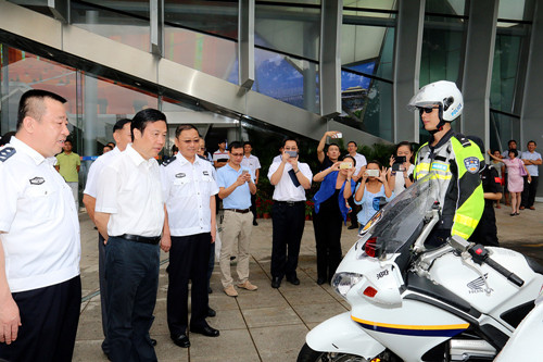 Sanya creates police unit to aid tourists