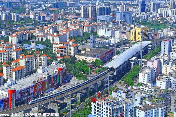 High-speed loop line starts operation in South China