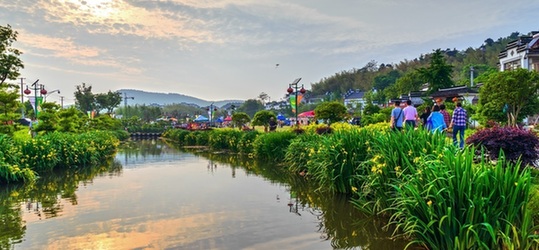 Jiangsu media tour arrives in Shitang village