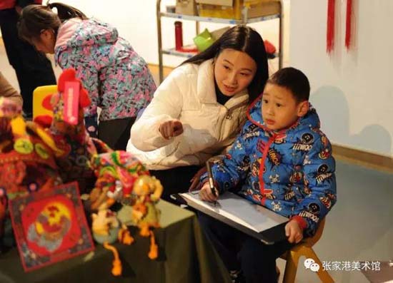 Zhangjiagang children design New Year-themed stamps