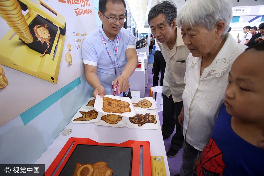 Yummy 3D-printed pancakes a hit at Beijing high-tech expo