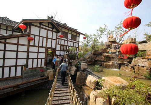 Chongqing pavilion duplicates beautiful scenery of the mountain city