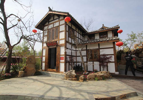 Chongqing pavilion duplicates beautiful scenery of the mountain city