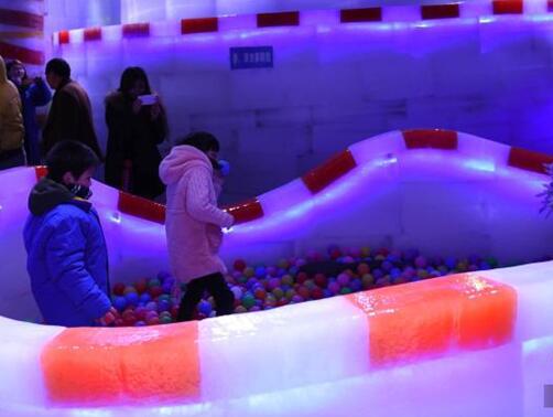 Chongqing World Expo welcomes visitors during Spring Festival