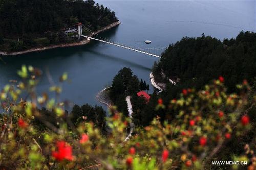 Tourists come to Xiaonanhai scenic spot in SW China's Chongqing