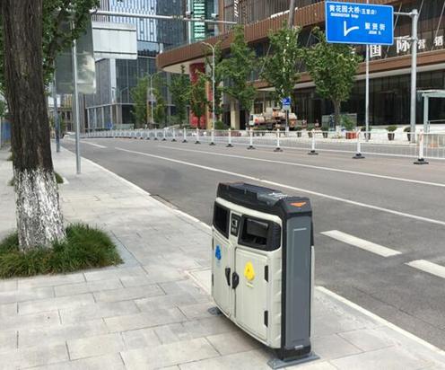 Smart dustbins serve people of Chongqing