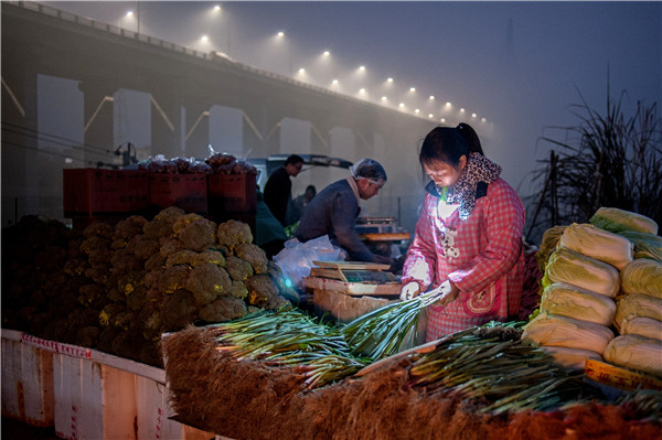 Photographer captures life in ‘City of Bridges’