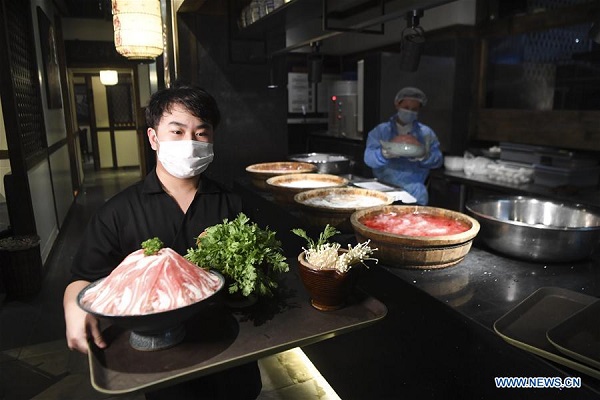 Chongqing reopens bars, restaurants, snack vendors to citizens to boost 'night-time economy' in orderly manner