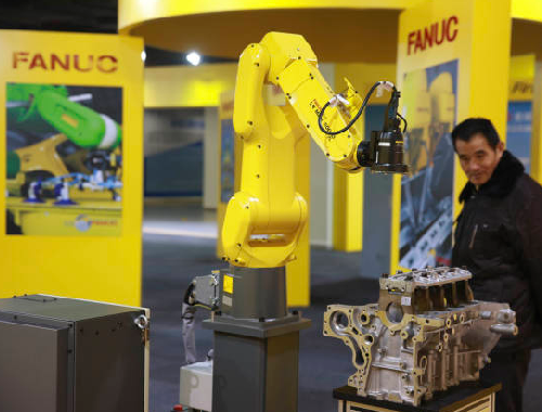 Liangjiang Robot Exhibition Center attracts crowds