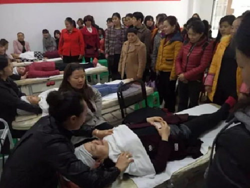 Relocated residents receive skills training in Liangjiang