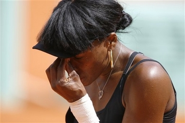 Venus Williams ousted from French Open 