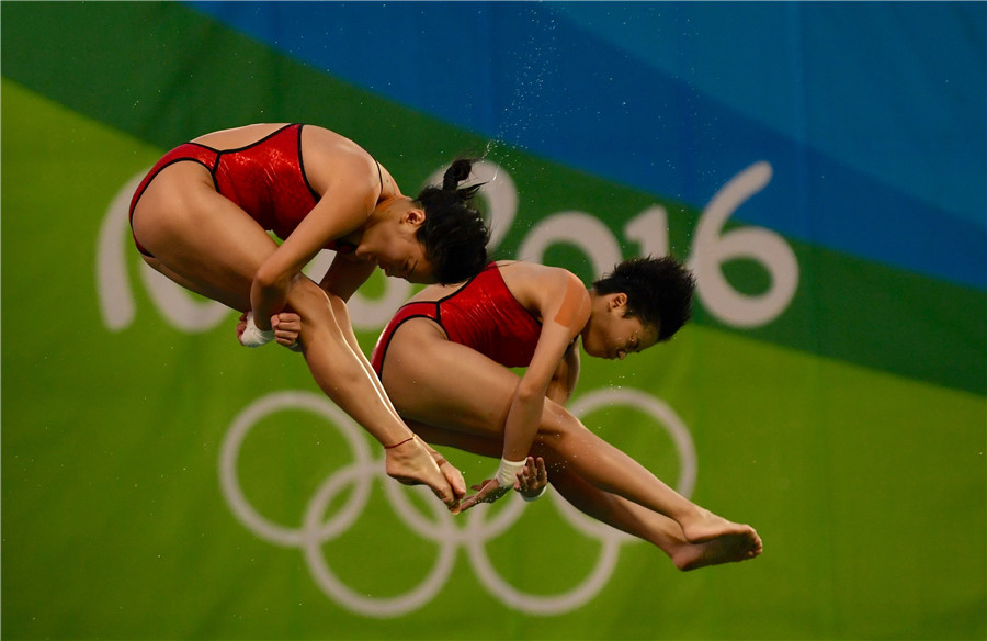 Chen and Liu win gold in women's 10m synchronized diving