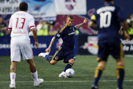 Beckham back as Galaxy beat Red Bulls 3-1