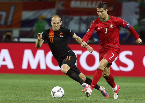 Ronaldo answers critics to down dismal Dutch