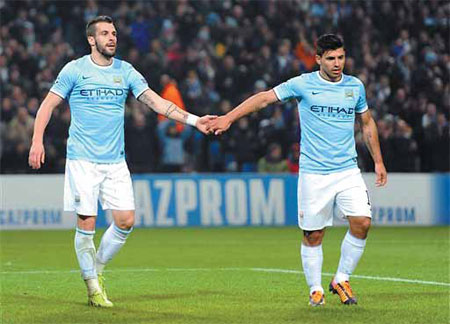 Negredo's trio grande advances City