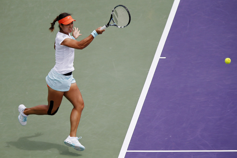 Serena Williams beats Li Na for Sony Open title