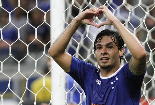 Brazil forward Goulart set for China move